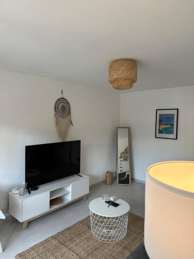 Spacieux Studio A Golfe Juan 2 Minutes Des Plages 瓦洛里 外观 照片